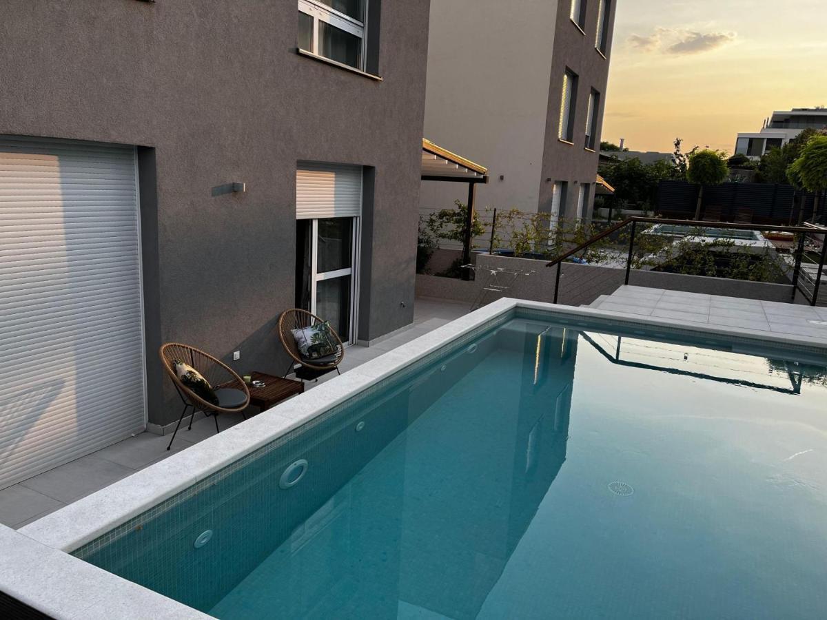 Cozy Seaside Apartment With Pool & Terrace Сплит Экстерьер фото